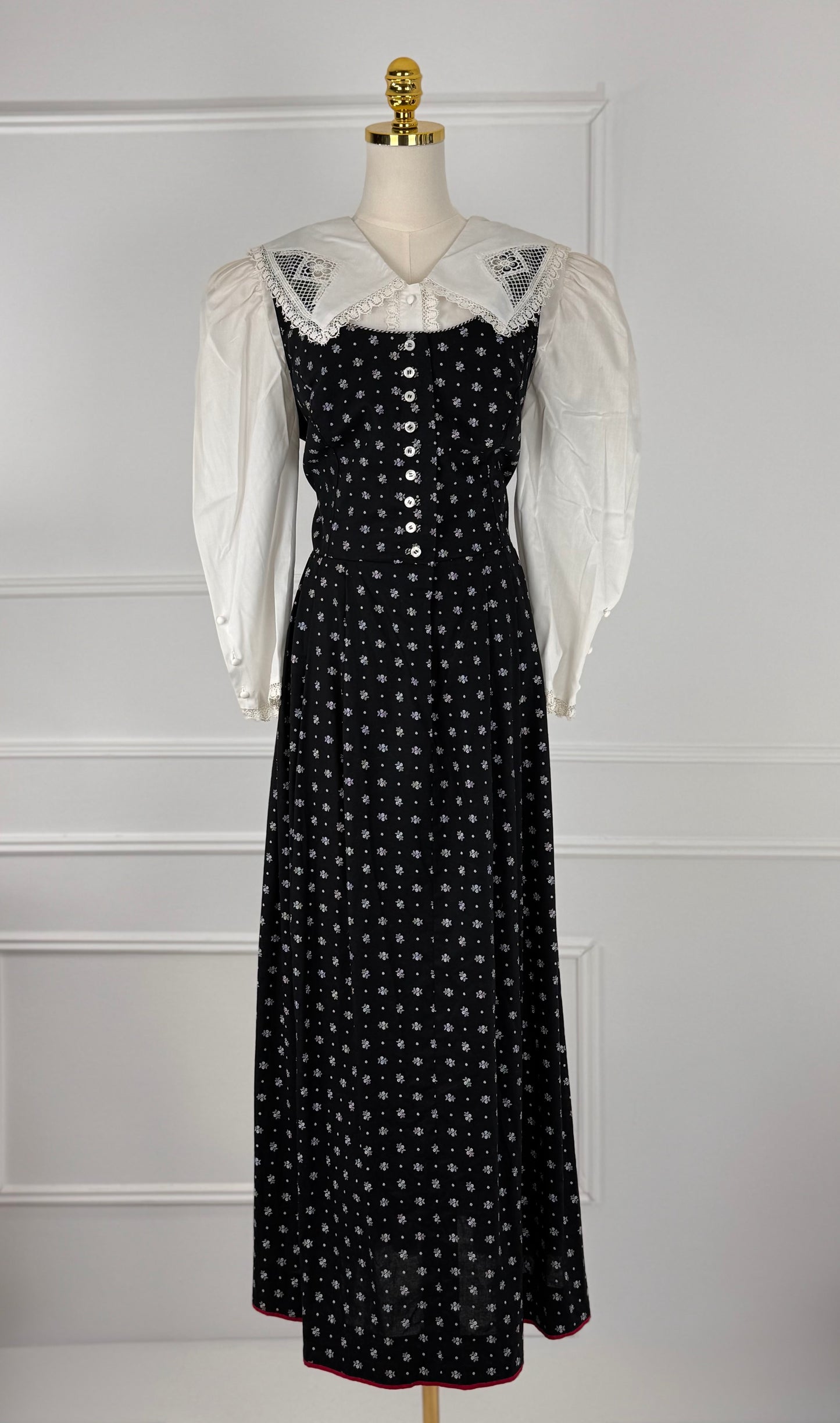 Rochie Dirndl cu nasturi