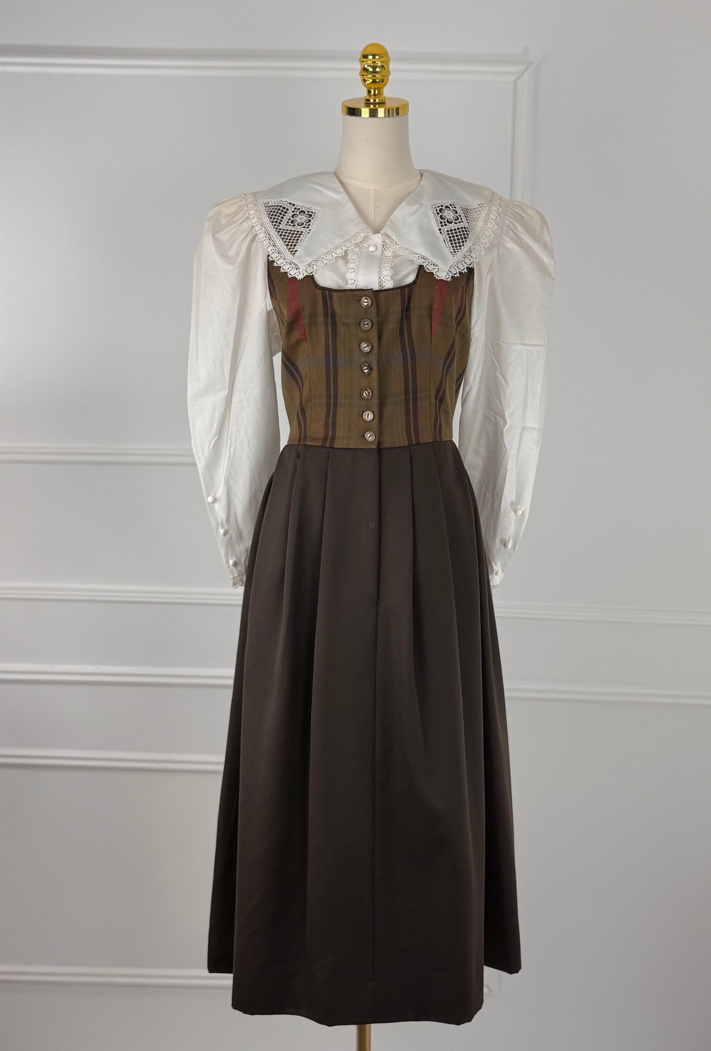 Rochie vintage cu nasturi