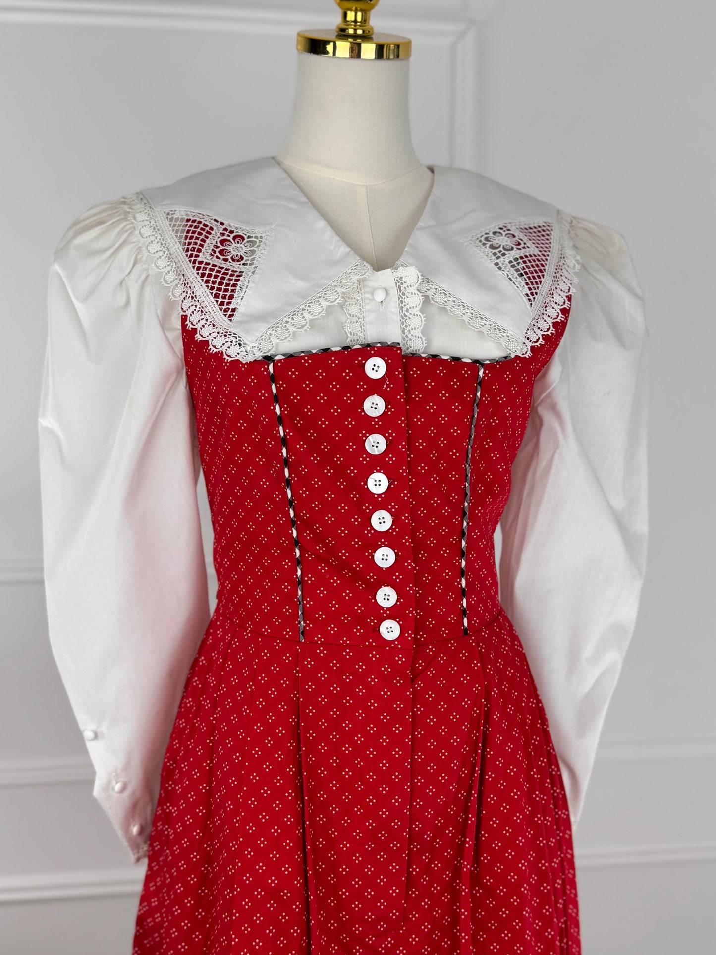 Rochie Dirndl cu nasturi