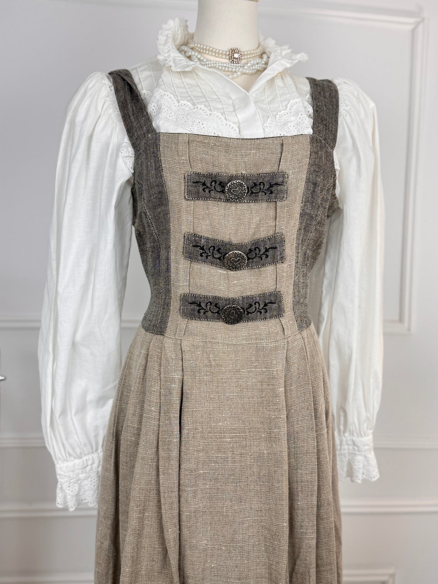 Rochie vintage din pânză de in