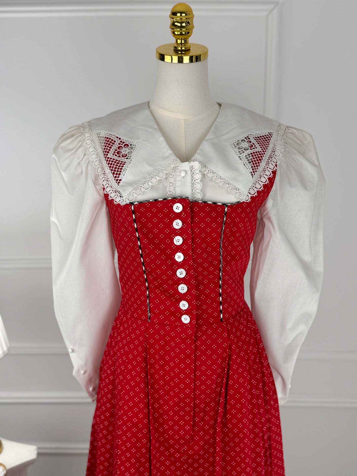 Rochie Dirndl cu nasturi