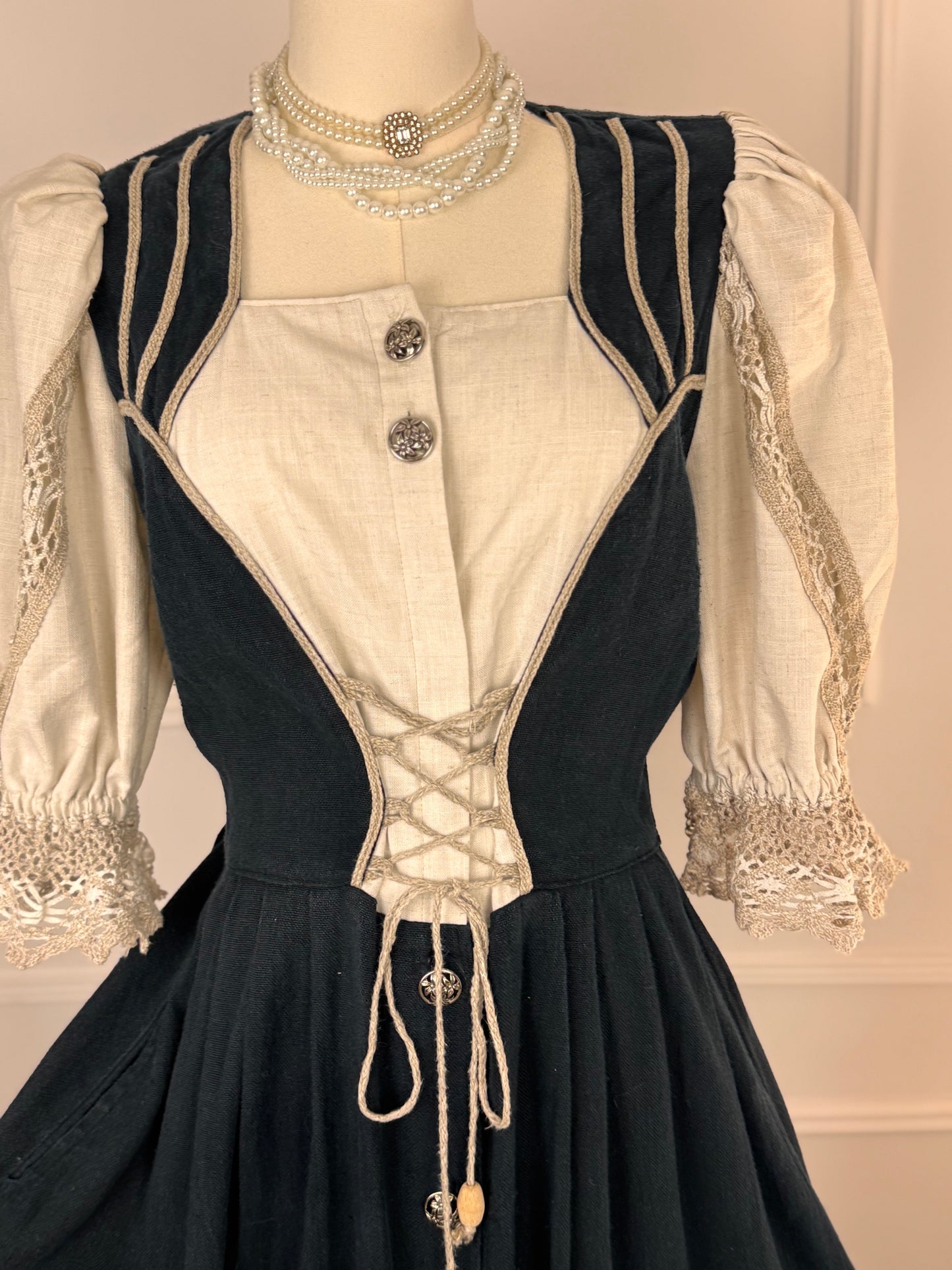 Rochie vintage din in