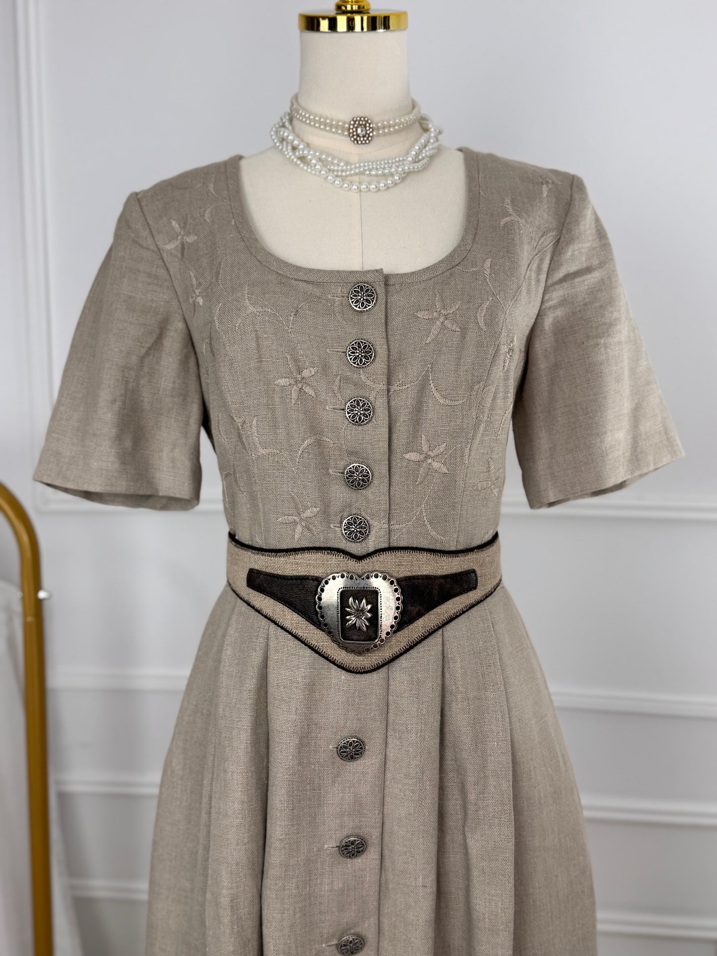 Rochie vintage din pânză de in