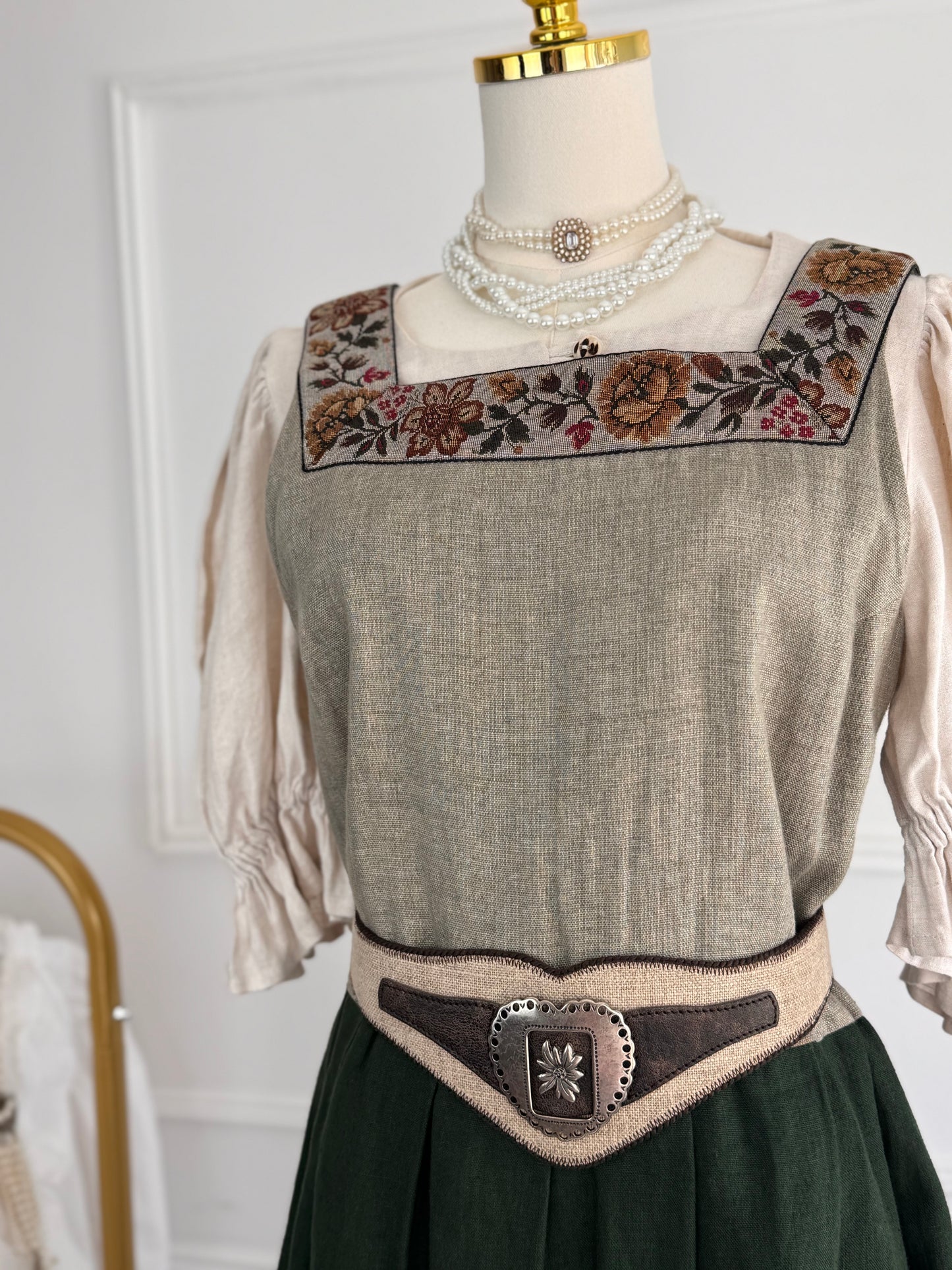 Rochie vintage - model tradițional