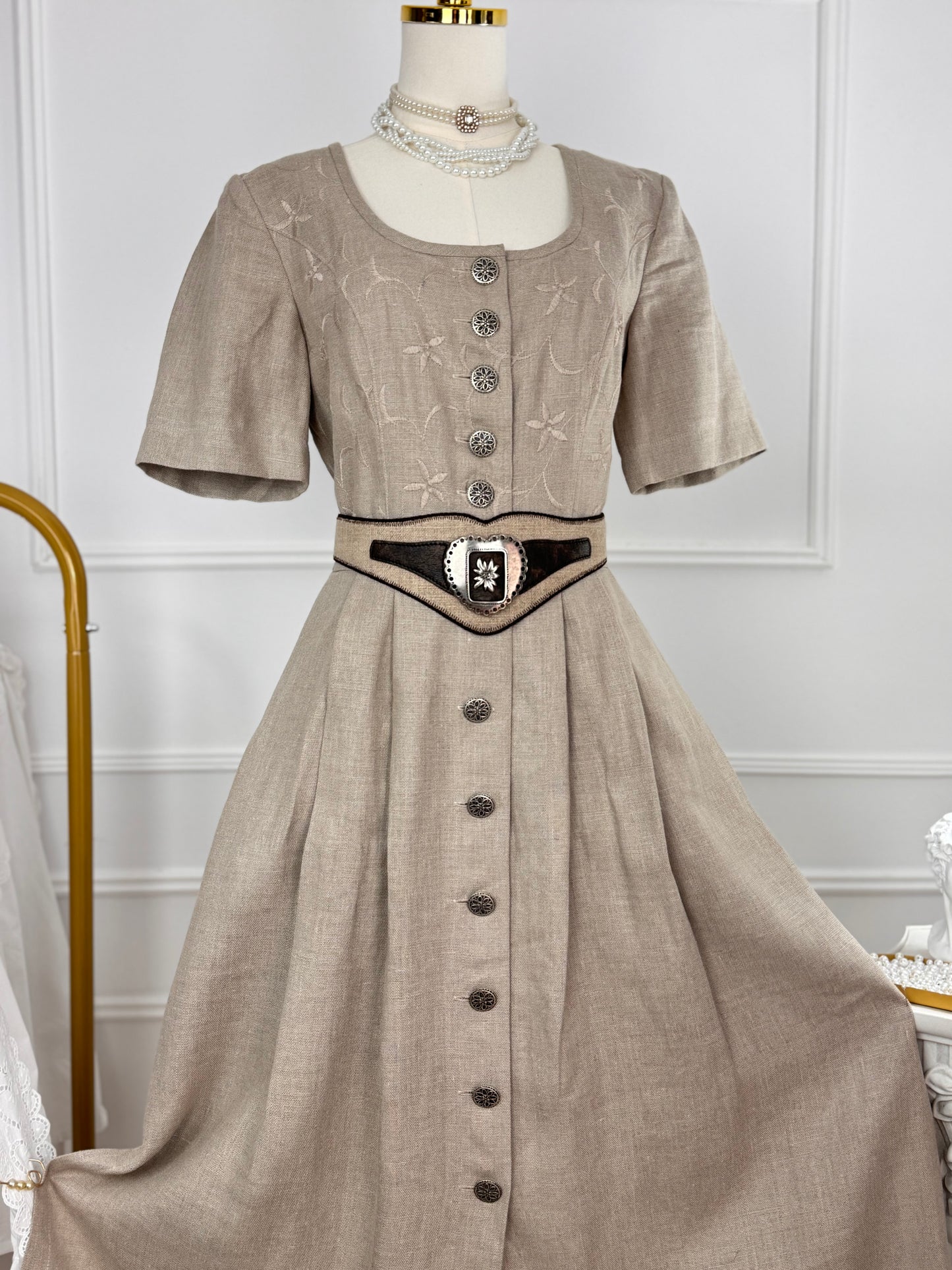 Rochie vintage din pânză de in