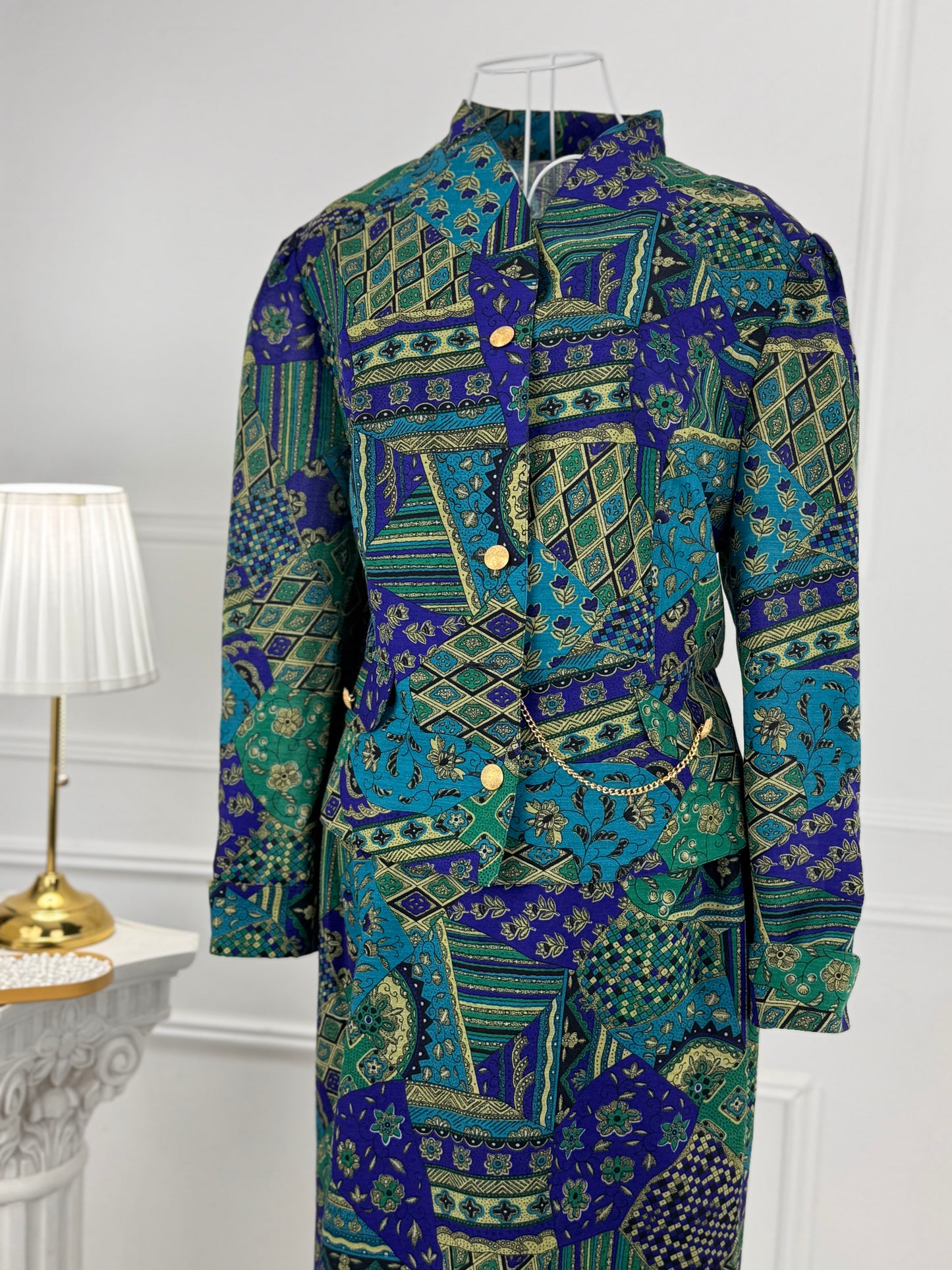 Costum vintage cu fustă