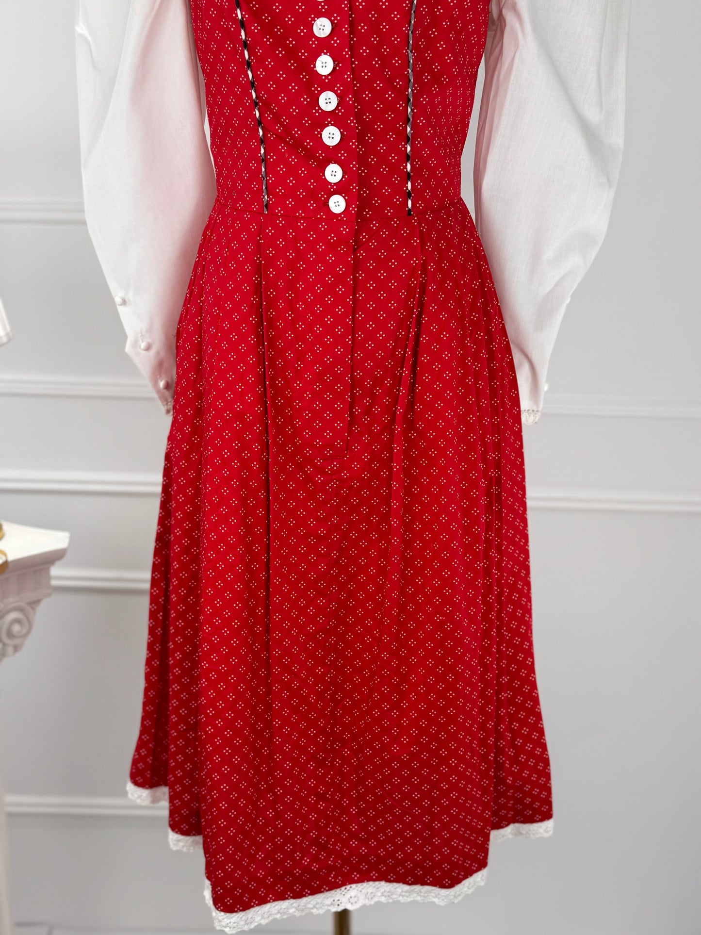 Rochie Dirndl cu nasturi