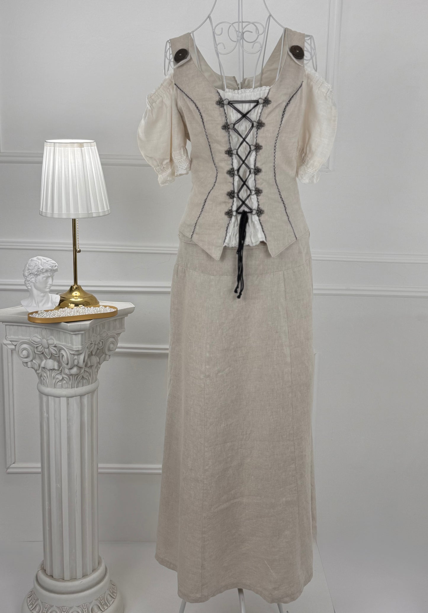 Costum vintage cu fustă