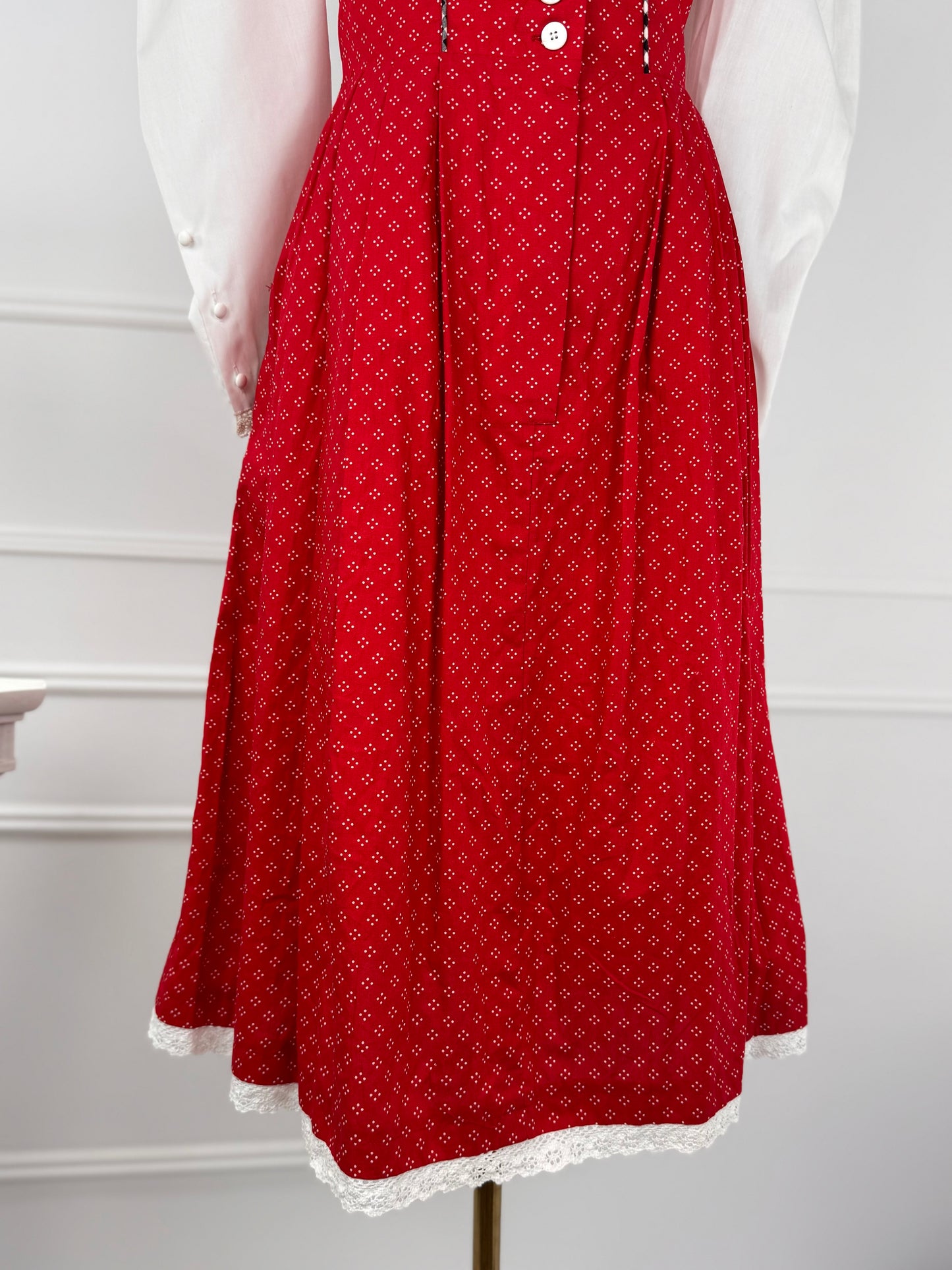 Rochie Dirndl cu nasturi