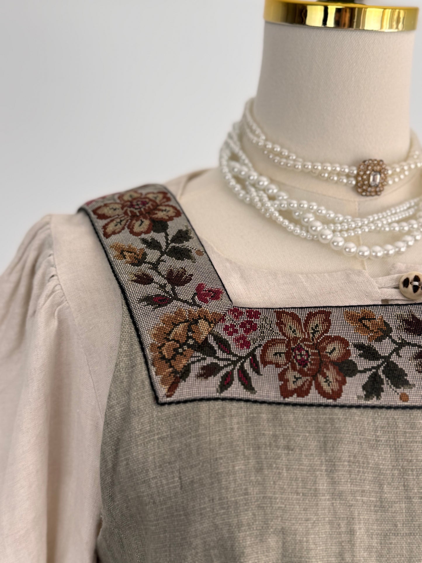 Rochie vintage - model tradițional
