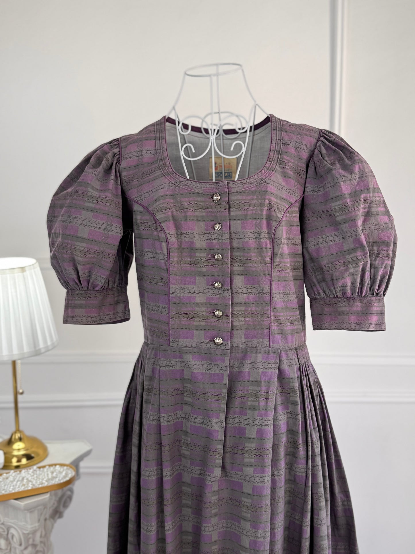 Rochie vintage cu mâneci bufante
