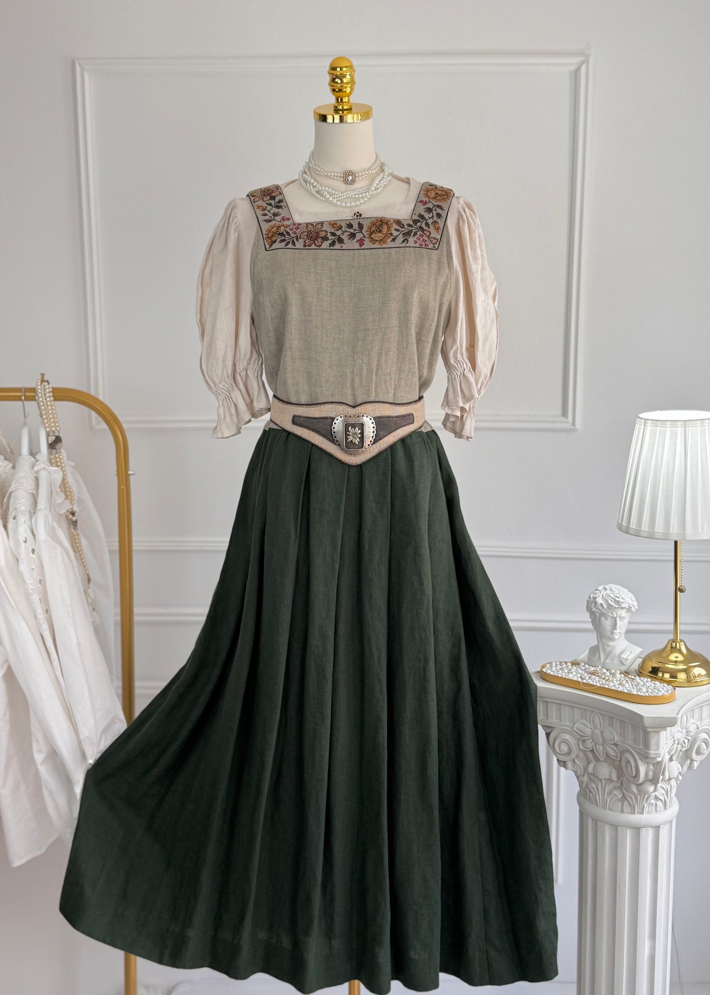 Rochie vintage - model tradițional