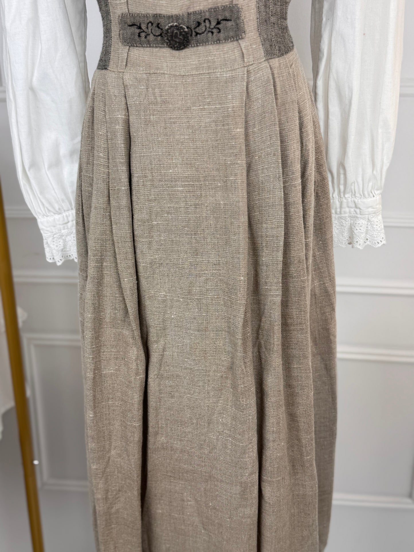 Rochie vintage din pânză de in