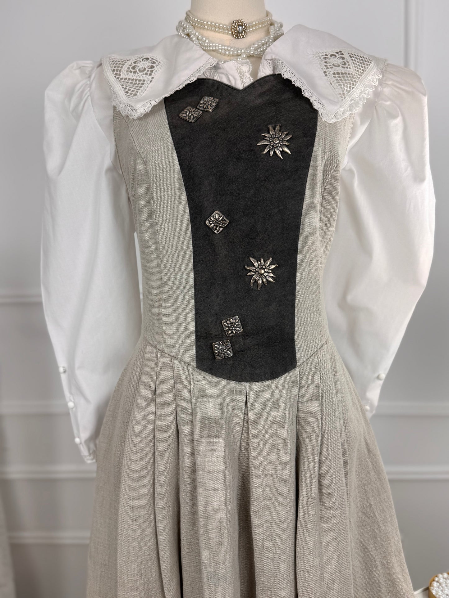 Rochie vintage din in