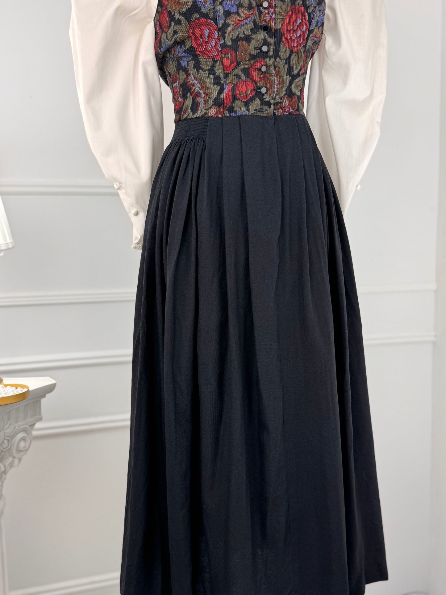 Rochie vintage cu nasturi